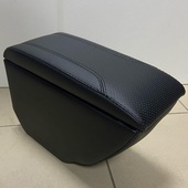 Подлокотник "Автоблюз" Skoda RAPID, FORD FOCUS I,  VW POLO с 2020 (черный перфорация)